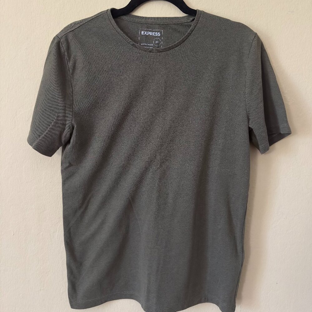 Solid Color Fitted T-Shirt